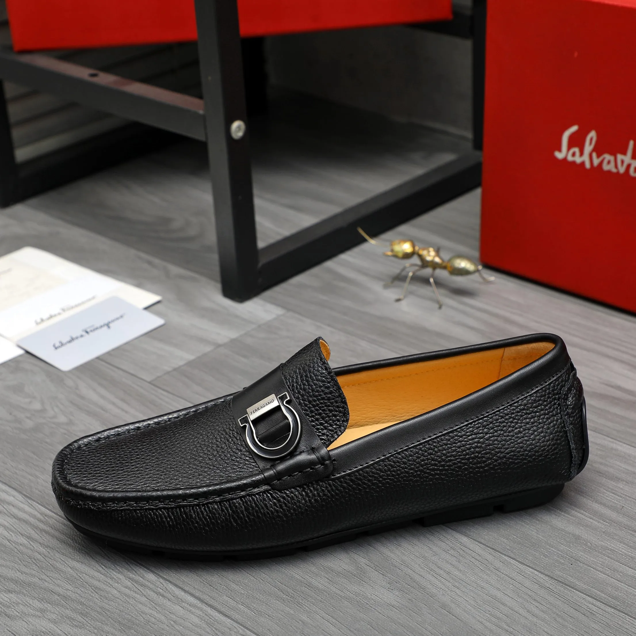 Men's shoes 💰p380 Product trademark: Ferragamo " Ferragamo ] Casual slip-on men's shoes Regular size: 38-45 Product material: Selected pebbled cowhide upper, pigskin lining, rubber outsole